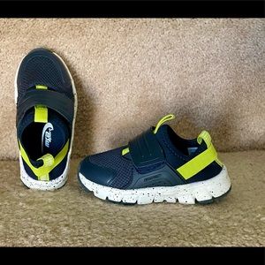 NWOT MTA Sport Toddler Boys Athletic Shoes; size 7